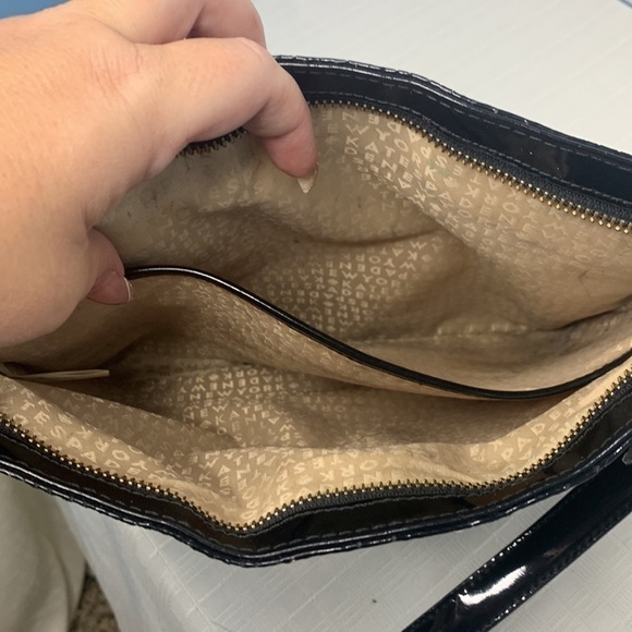 Kate Spade ♠️ 
Darby Metro Perforated Hearts Black Patent Leather Cross Body Bag - Picture 7 of 10